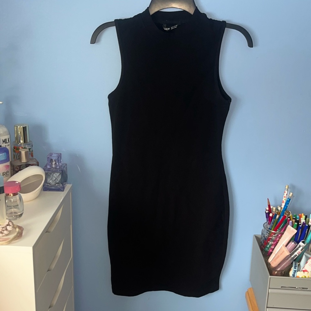 High neck black fitted sleeveless dress